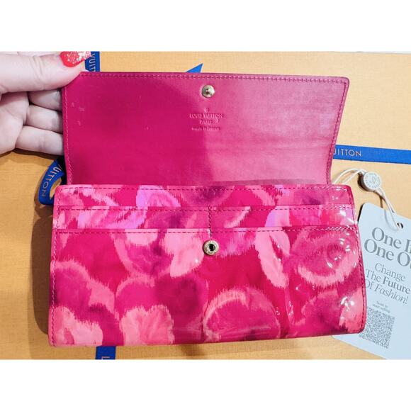 Louis Vuitton Indian Rose Vernis Ikat Flower Pink Sarah Wallet LTD Patent Leathe - Picture 2 of 12